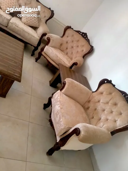 طقم كنب  حفر مصري بحالة الوكالة تنجيد جديد سبع مقاعد طقم كنب حفر مصري بحالة الوكالة تنجيد ممتاز