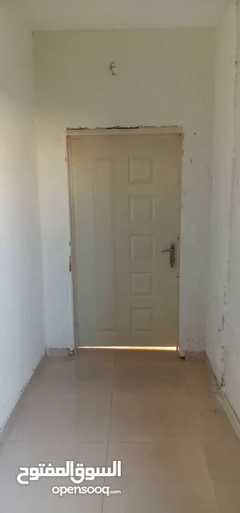 للبيع شقة مشطبة اولها شيك واخرها شيك