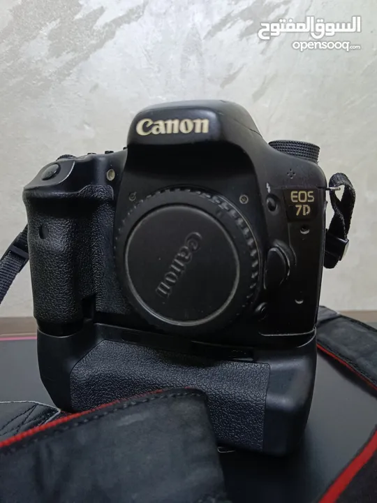 Canon 7D  Canon 1200D بحاله ممتازه