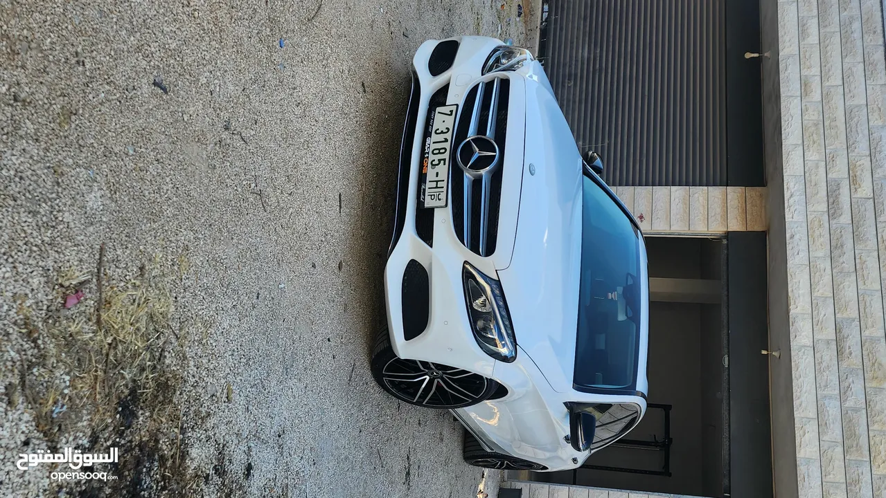 MERCEDEC BENZ C200 YEAR 2017 سيارة مميزة جدا جدا 6 انظمة قيادة السعر على الكاش فقط والسعر نهائي ..