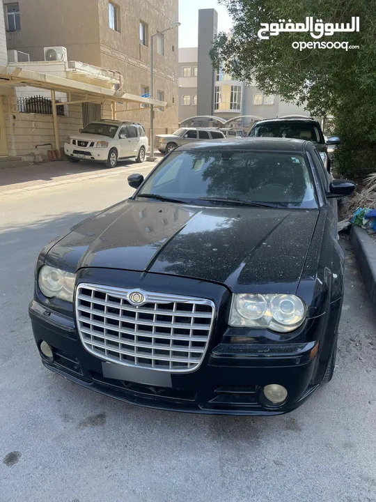 للبيع كرايسلر c300 srt8 اصلي