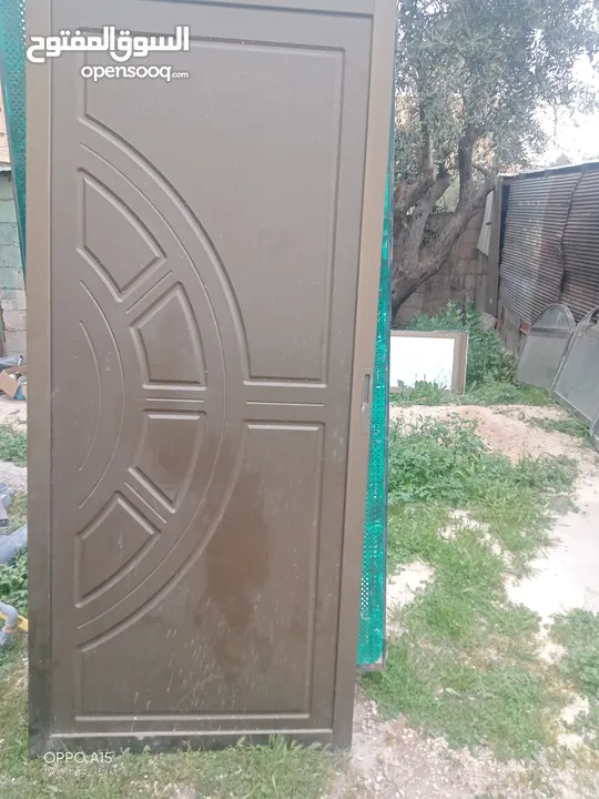 بوابات حديد وشبابيك وشبكات ومناخل للبيع