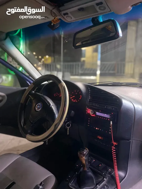 BMW وطواط 318