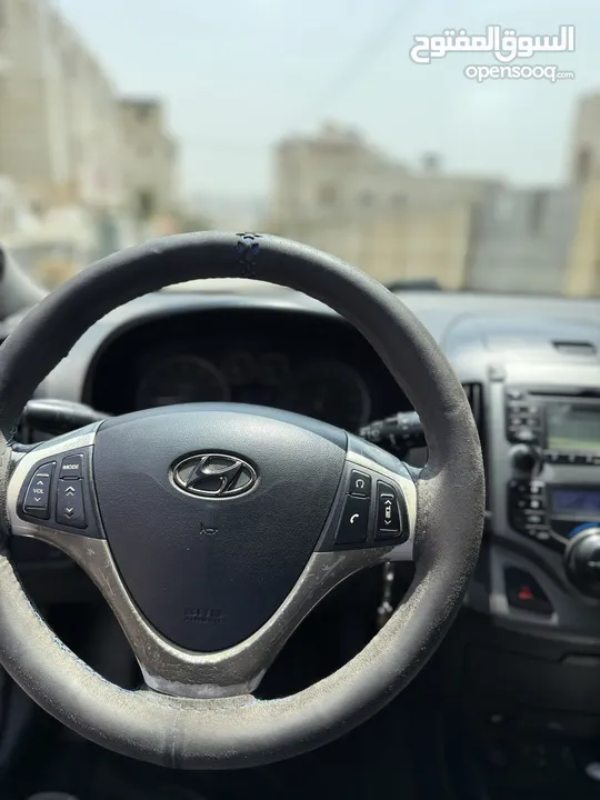 HYUNDA I30  2009 بسعر حرق ع الكاش فل مع فتحة سقف