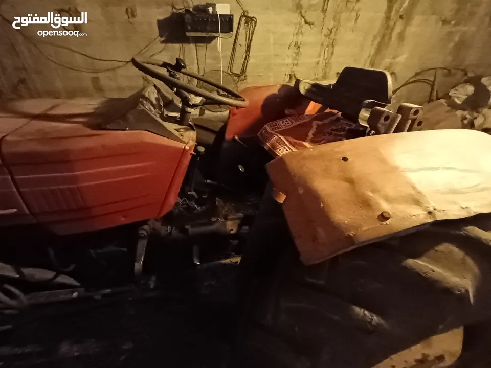 تركتر فيت 450 مع عودين حراث وتنك رش مع بربيش 200 متر وسلة محمولة(كف)