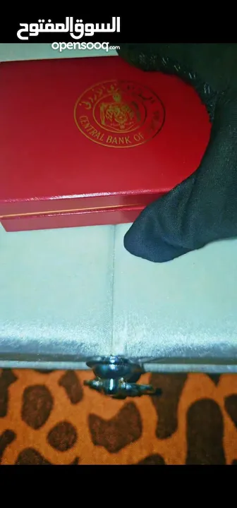 عملة فضة بوزن اونصه