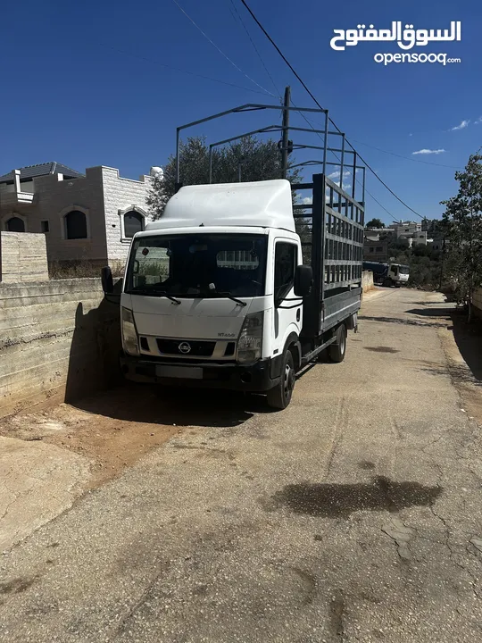 نيسان NT400