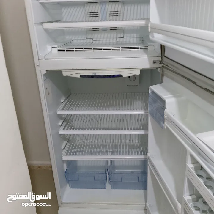 ثلاجة تروبيكال 24قدم لون ابيض مستعملة بحالة الوكالة