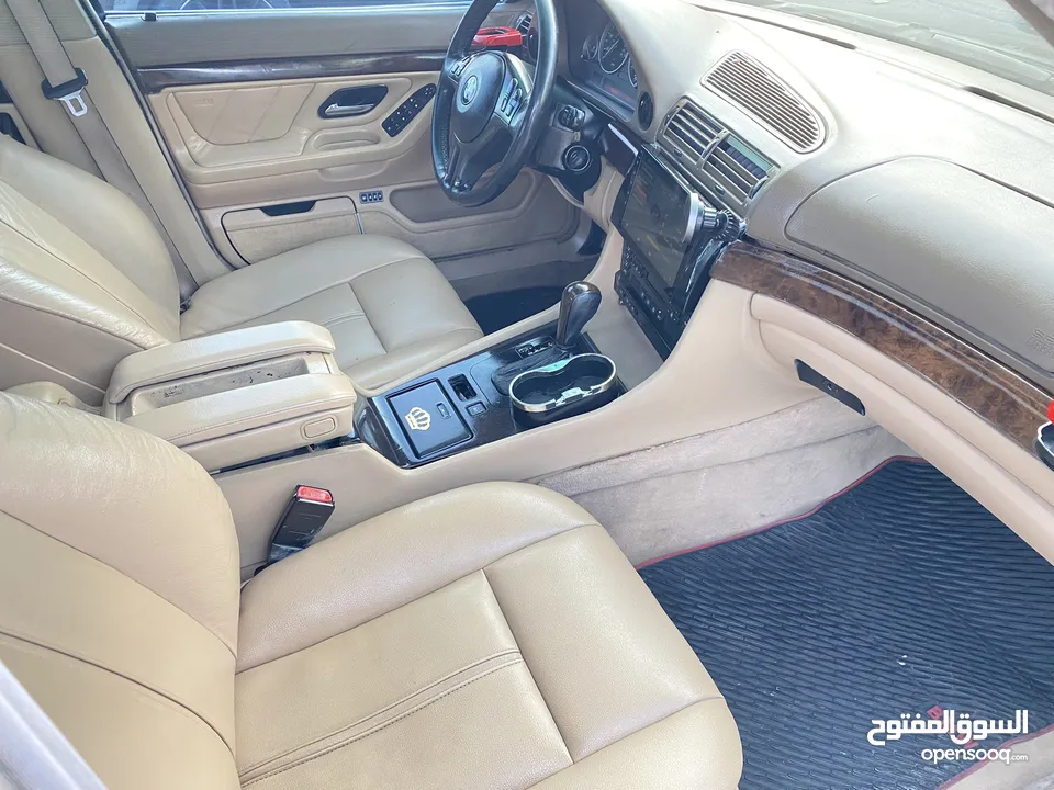Bmw موديل 2000 بحاله ممتازة 740