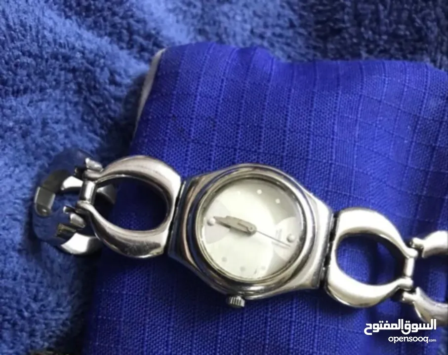 بيع ساعة من نوع سواتش