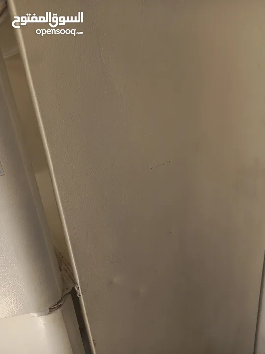 ثلاجة شارب