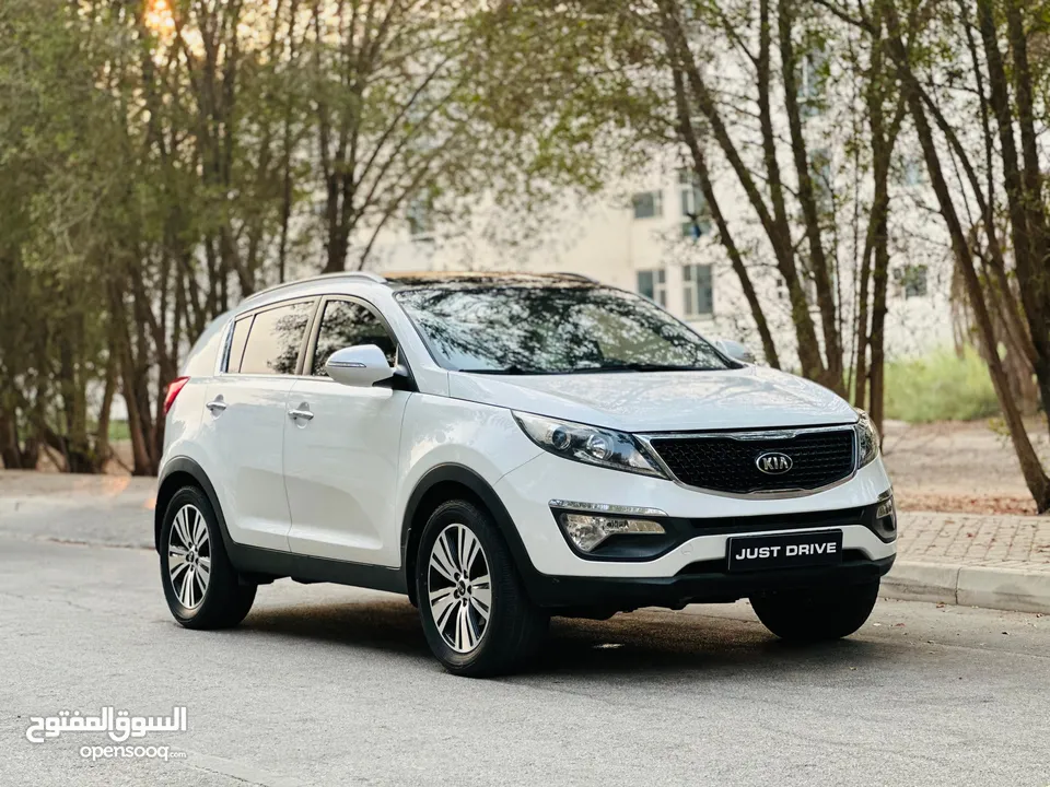 KIA SPORTAGE 2015 MODEL FULL OPTIOIN MODEL WITH PANORAMIC SUNROOF AND WELL-MAINATIANED CAR