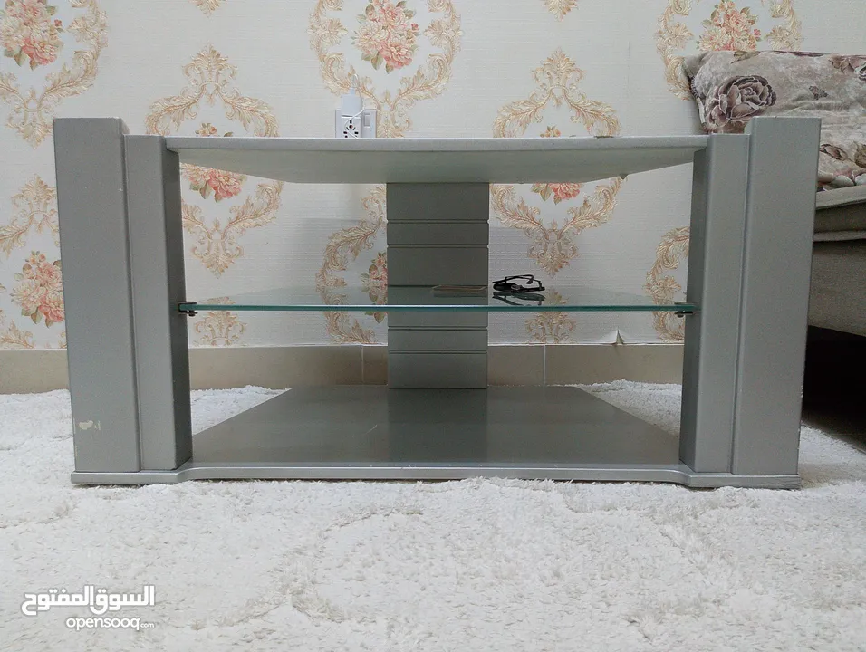 للبيع طاولة وسط لون رصاصي