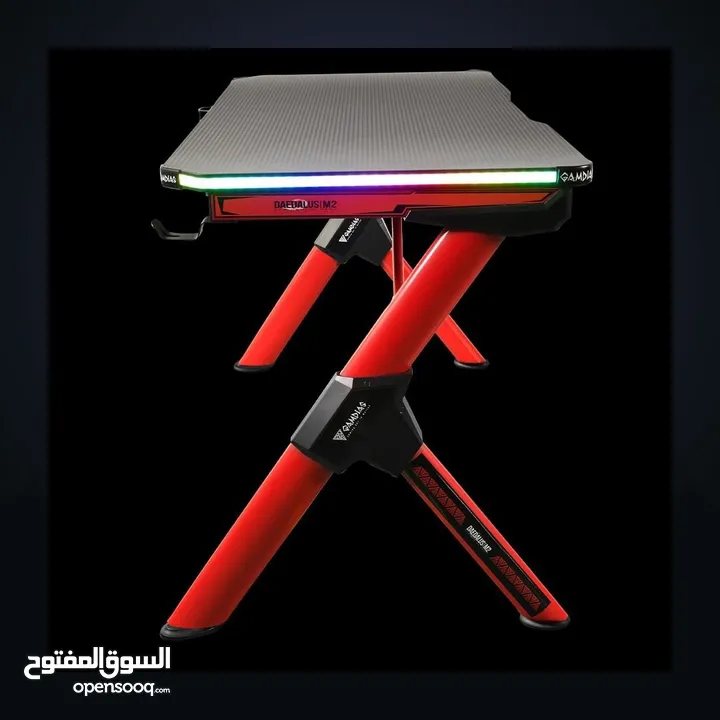 طاولة جيمينج مع إضاءات RGB