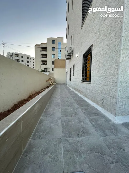 شقق طابقية للبيع مساحة 100 م و 200 م اربع غرف نوم