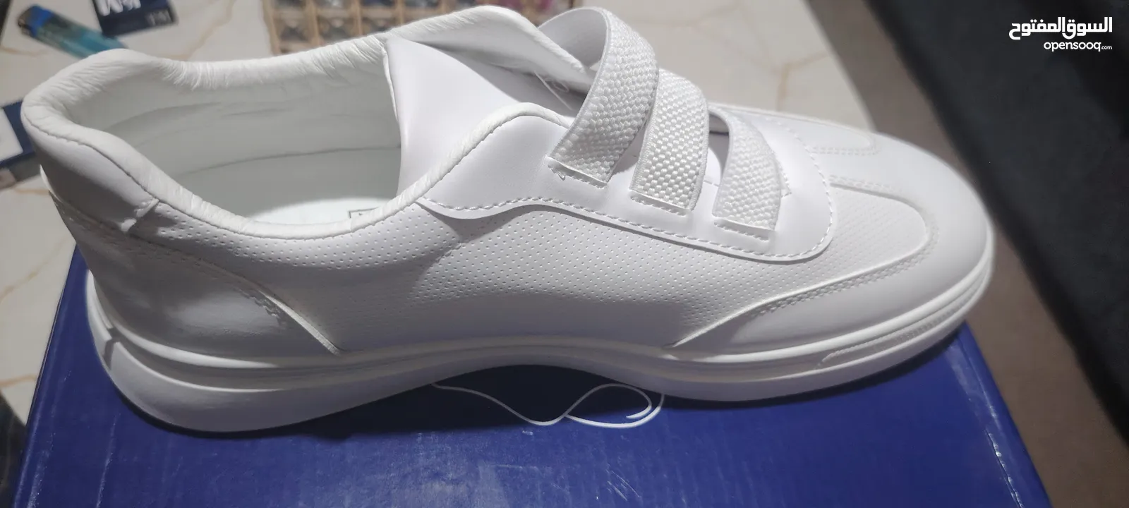 حذاء sizE 43