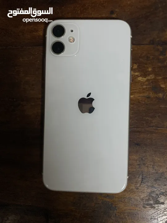 iPhone 11 color white 128gb battery health 88% with box charger is good condition new mobile look