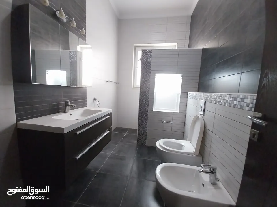 شقه للايجار في منطقه دير غبار ( Property 33782 ) سنوي فقط