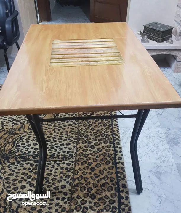طاولة مطبخ خشب بسعر مغري