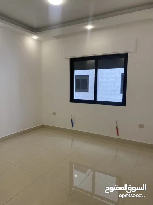 شقق جديدة مطلة في البيادر للبيع من المالك