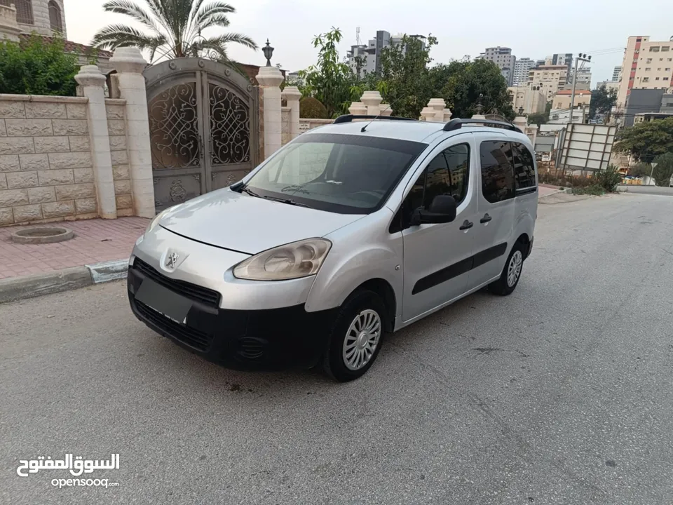 بيجو باتنلر 2015 ديزل بسعر حررق 37000 ألف نقدا البدل وارد منبدل هوك خلفي غرفه جلد