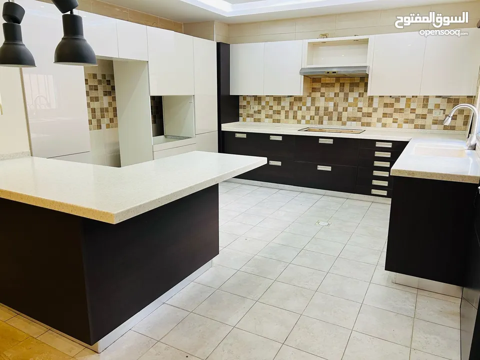 شقة أرضية للبيع في ضاحية النخيل - ref: 14613