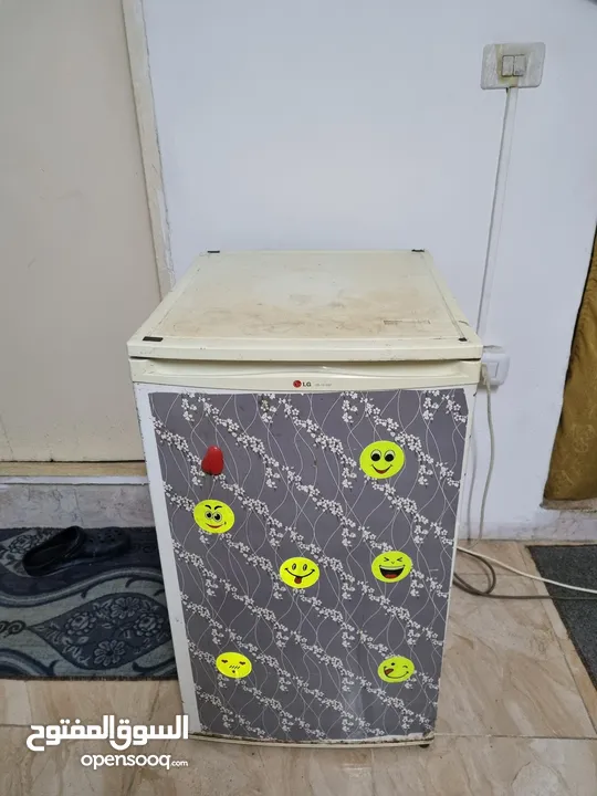 ثلاجة حجم صغير
