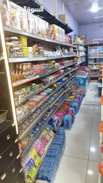 سوبر ماركت للبيع