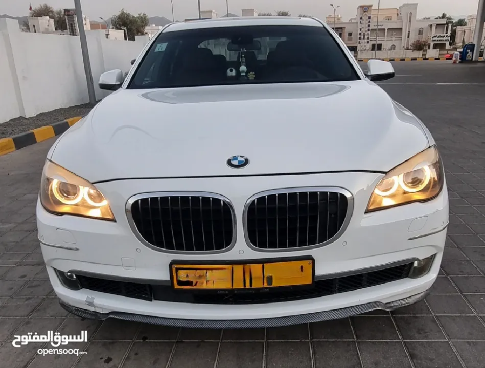 BMW 750Li Special Price No. 1 MODEL 2012 V8 5.0L Low mileage 155k GCC