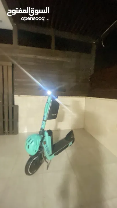 سكوتر من نوع تاير مع طاقيه الصليه  و كلشي  48 فولت 15 أمبير