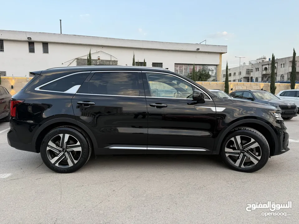 كيا سورينتو ترخيص 2022 محرك 1600 هايبرد   جير أوتوماتيك 240 حصان