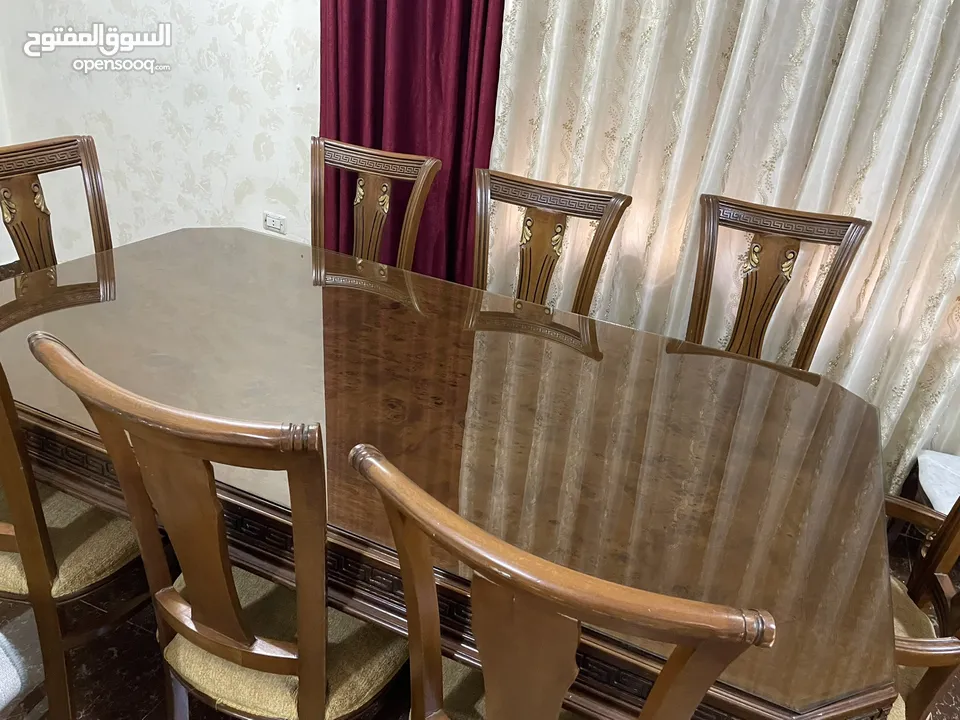 طاولة سفرة كبيرة جدا فخمة