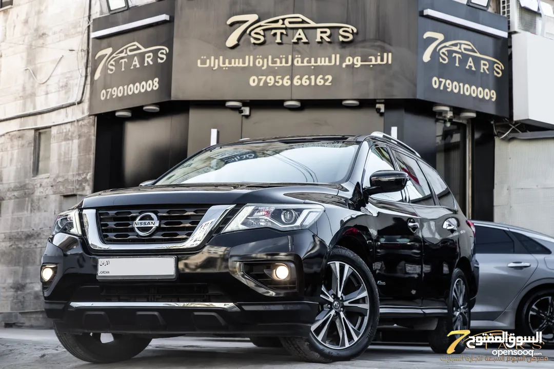 Nissan Pathfinder SV 2018  السيارة وارد الشركة و قطعت مسافة  80,000  كم فقط