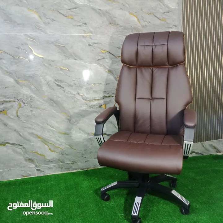 اجلس على الفخامة.. وارتقِ بالراحةكرسي المكتب الفاخر بتصميم أنيق وخامات عالية الجودة لمسة فخامة لأي