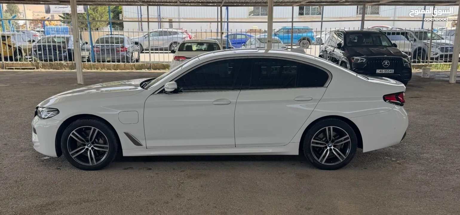 Bmw 530 e 2021 plug-in غير مكمركة