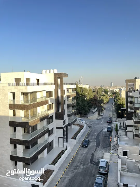شقة طابق اخير مع روف دوبلكس للبيع من المالك مباشرة خلدا قرب اكادمية ساندس