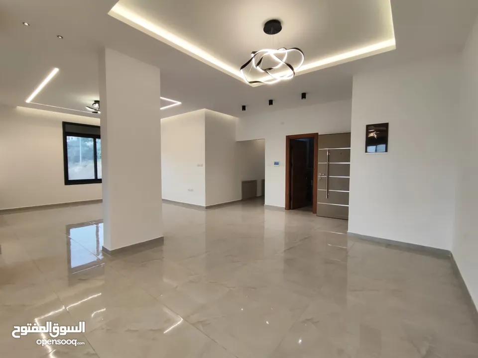 شقة فاخرة للبيع – الطيرة  امتداد شارع المطل