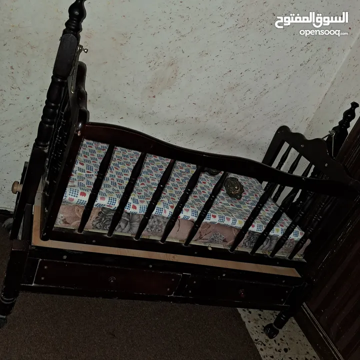 تخت بيبي للبيع