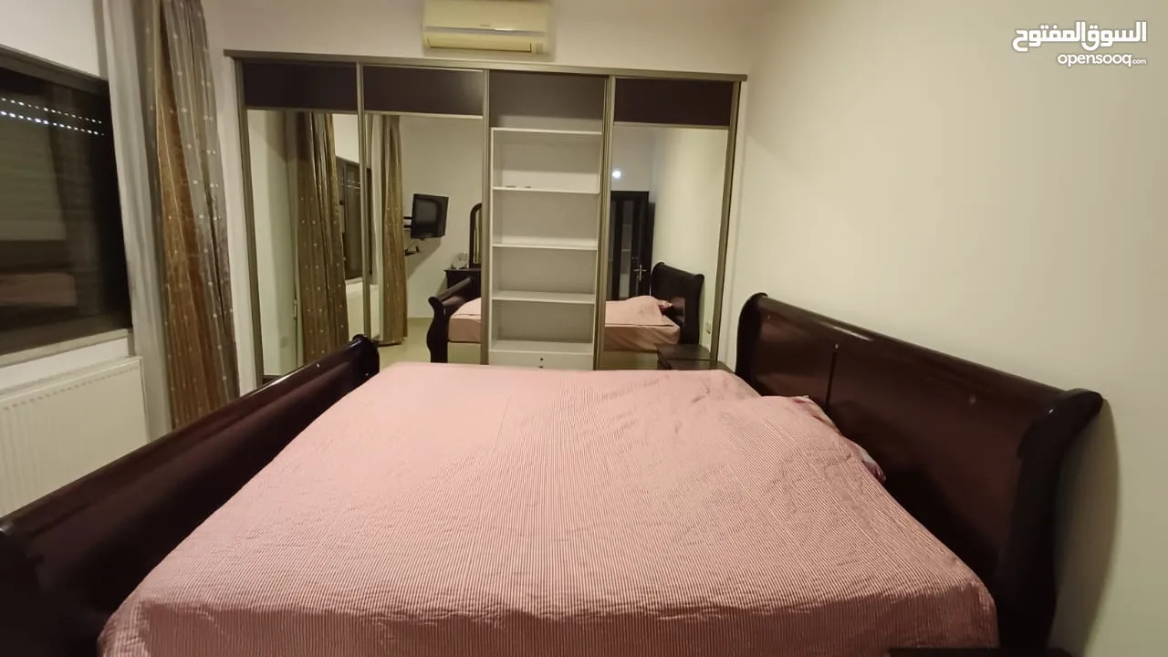 شقة مفروشة ارضية بترس خاص في - دير غبار - ثلاث غرف نوم (6695)