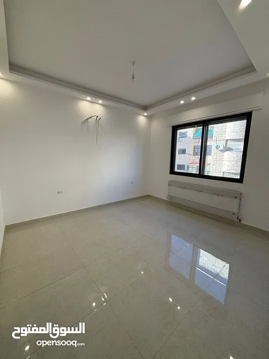 شقة غير مفروشة للإيجار ( Property 40090 ) سنوي فقط