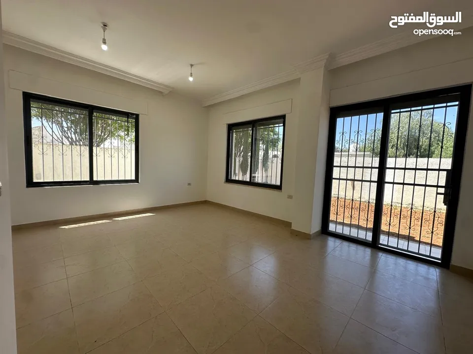 Villa for sale in Airport Road ( Property 42870 )-174804488