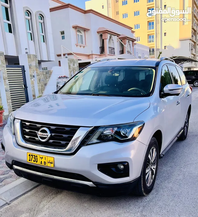 2017 Nissan Pathfinder SL (USA Model)