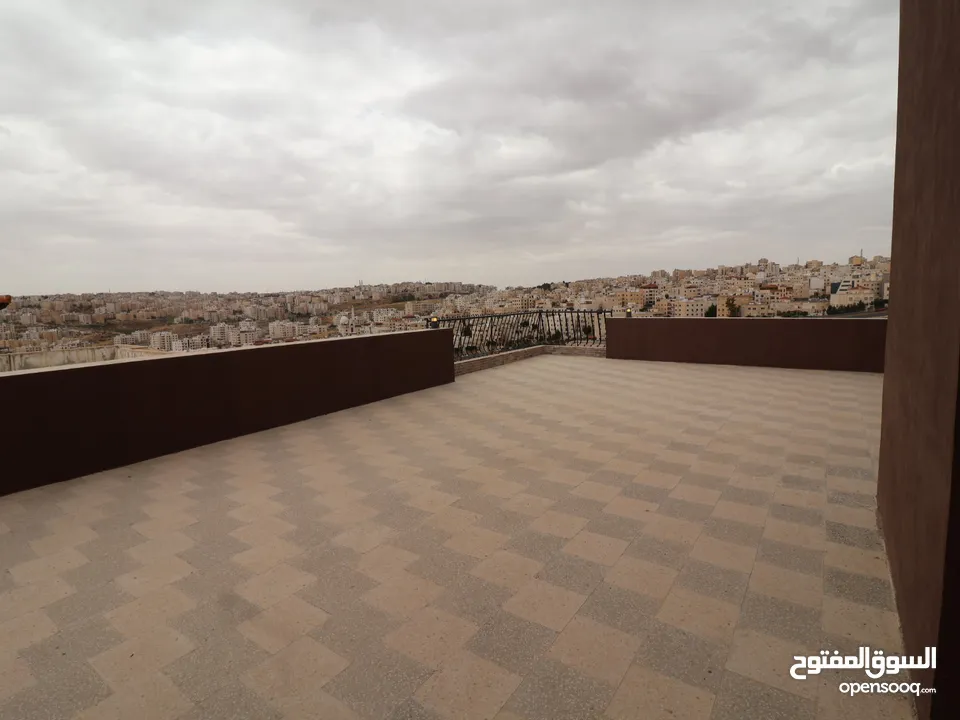 شقة دوبلكس طابق أخير مع روف مساحة (215)م الداخلي (100)م الخارجي في أرقى مناطق (أم حجير) شفا بدران