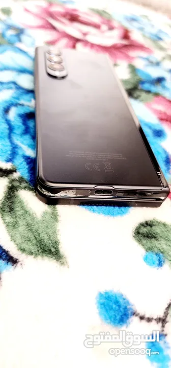 Samsung Z Fold 3 256GB Used new