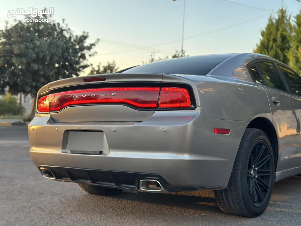 Dodge charger model 2011 (3600cc) for sale