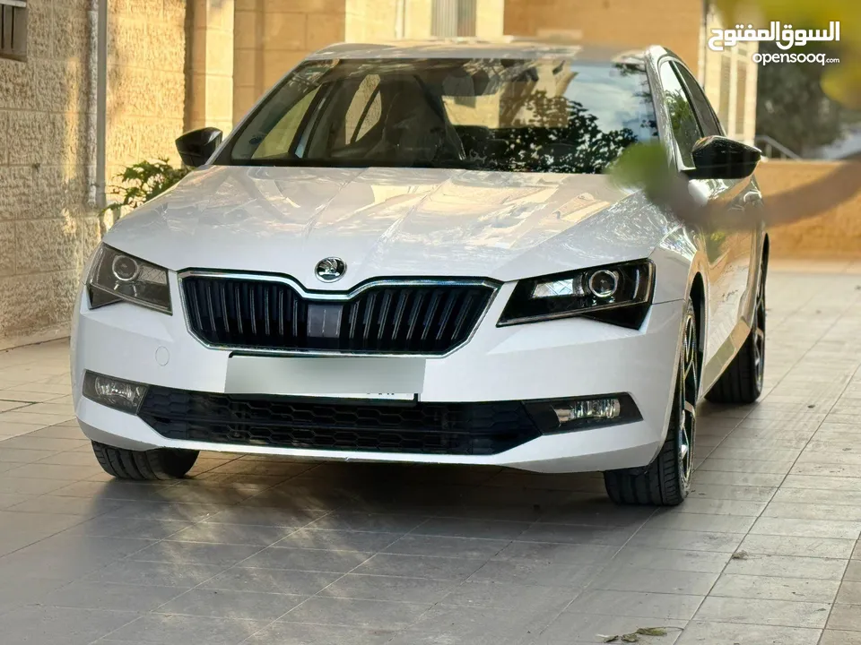 سكودا سوبيرب موديل2020 وترخيص 2019 فحص ممتاز ولا غرام بويه  مطور 1500 بنزين