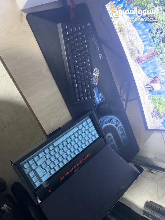 كمبيوتر (بي سي pc) مع حساب فورتنايت وببجي موبايل مميزات اذا معني بخصملك وبدون حسابات بخصم