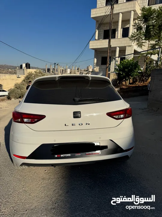 سيات 2018 لون ابيض