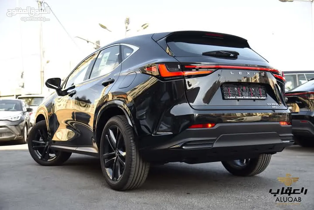 لكزس فاخرة NX 350 موديل 2024 كفالة الشركة عداد زيرو لون اسود مميز