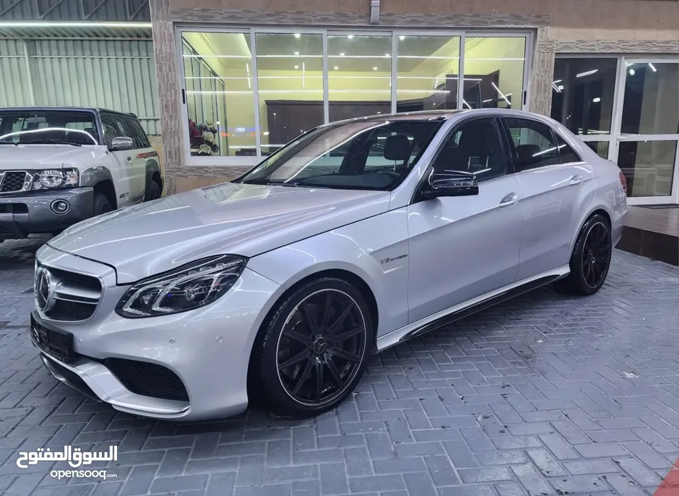 MERCEDES E63 AMG BITURBO